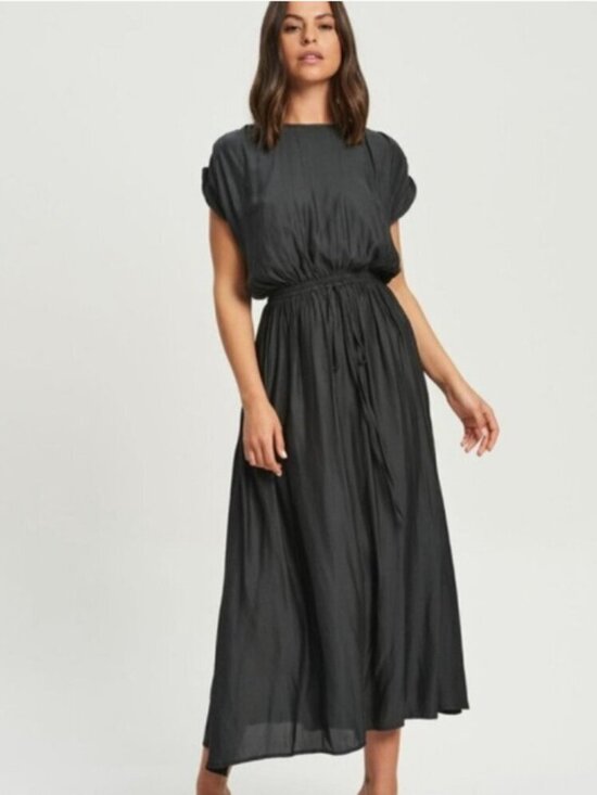 Willa Dresses & Skirts - Willa Carol Midi Dress Black Size 10